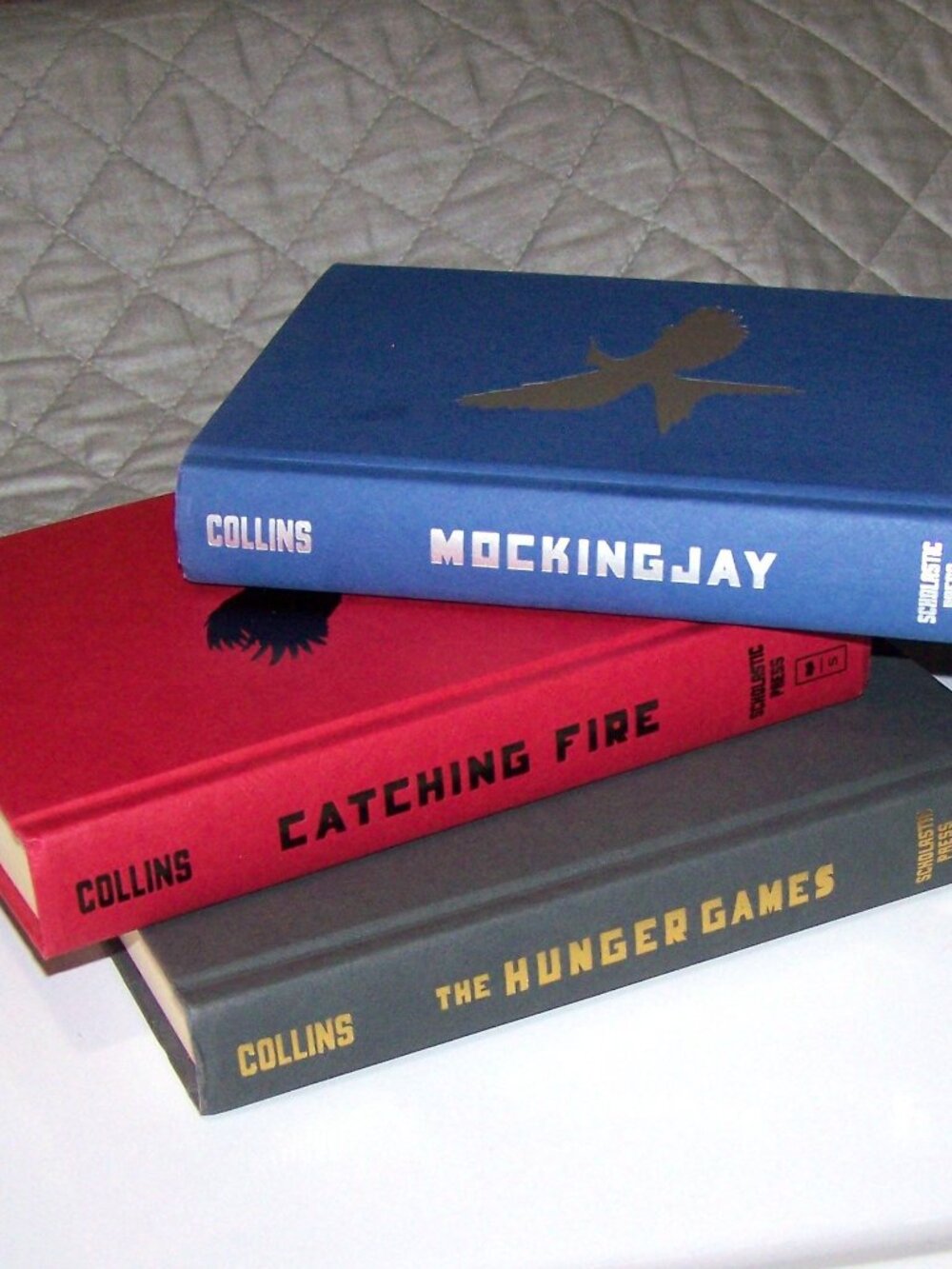 The Hunger Games Series Suzanne Collins - Picture 4 of 8